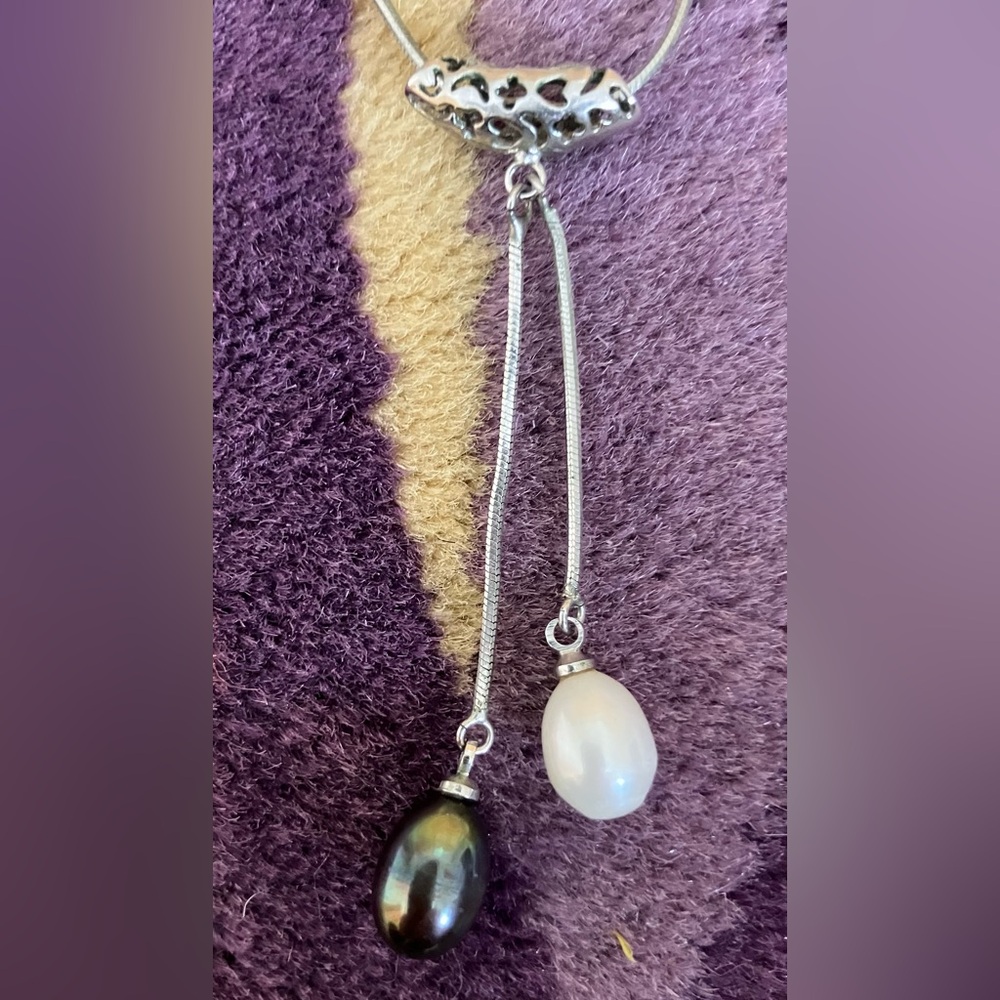 Sterling Silver Freshwater Pearl Lariat Necklace.